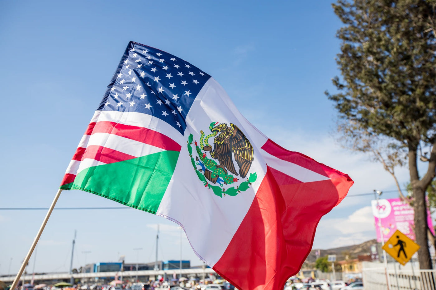 Banderas de EE. UU. y México